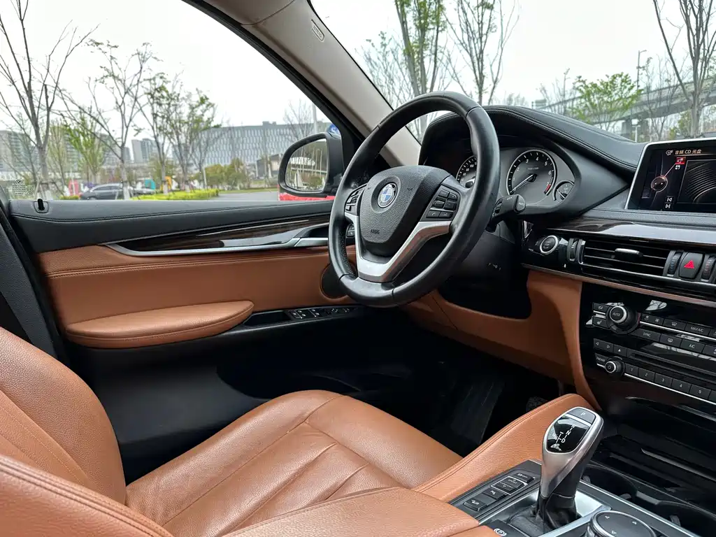 BMW X6 2015 — фото 12
