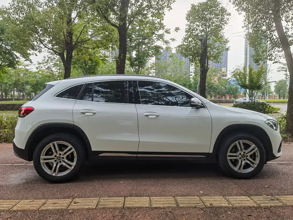 Mercedes-Benz GLA 2023 — фото 8