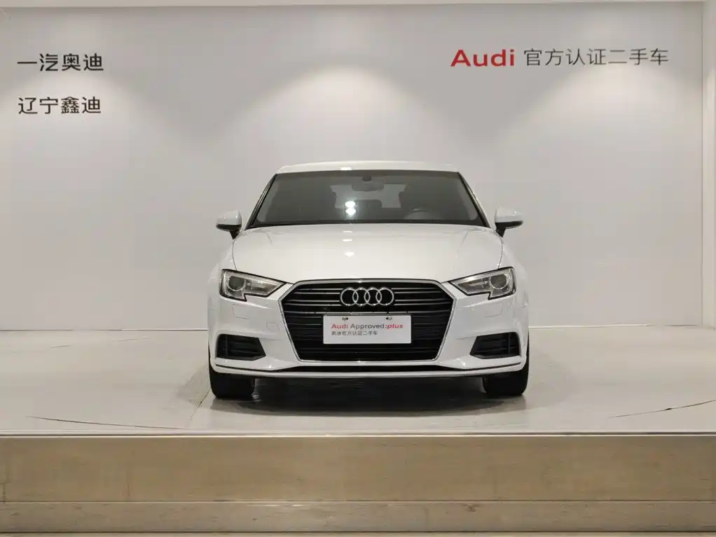 Audi A3 2018 — фото 2