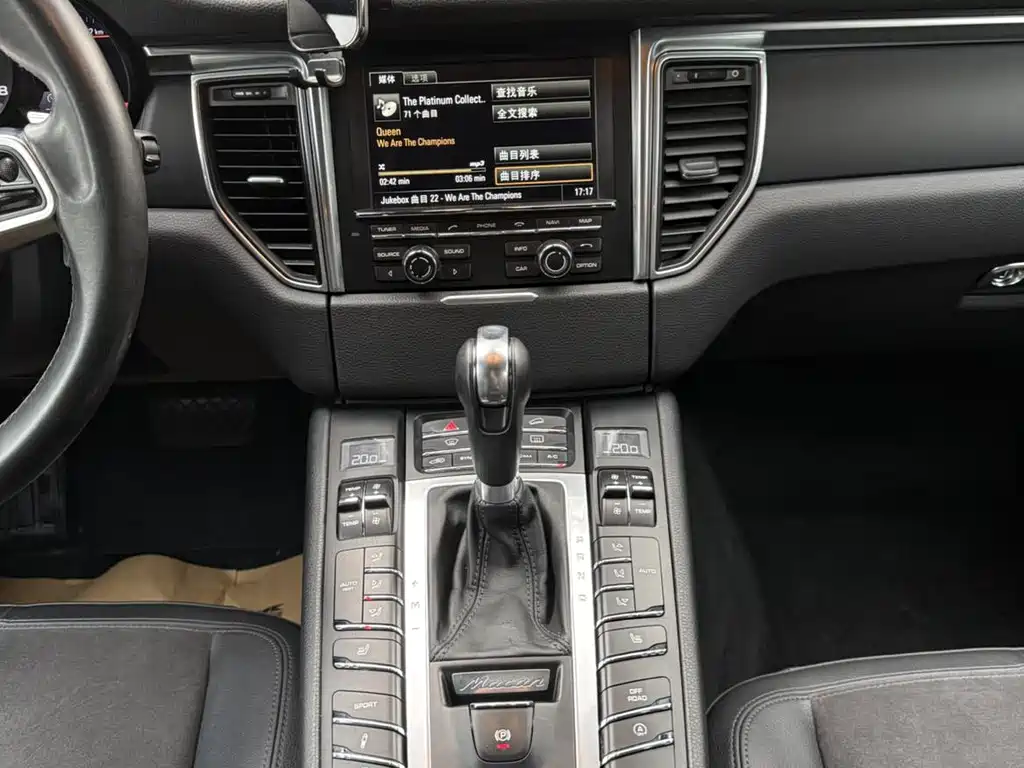 Porsche Macan 2014 — фото 12