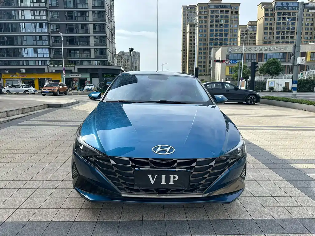 Hyundai Elantra 2022