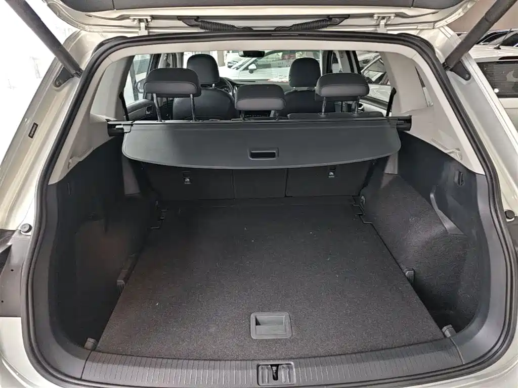 Volkswagen Tiguan L 2019 — фото 15