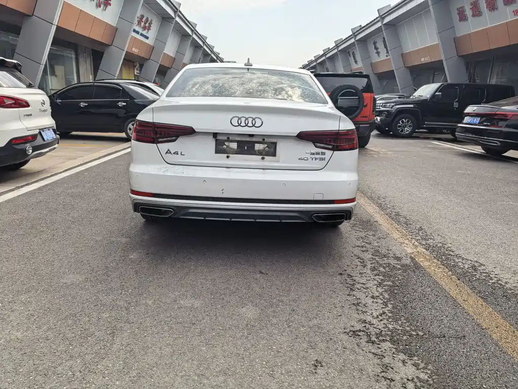 Audi A4L 2019