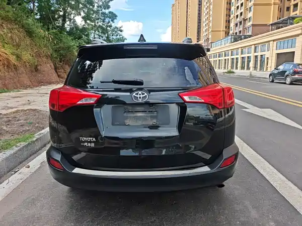 Toyota RAV4 2015