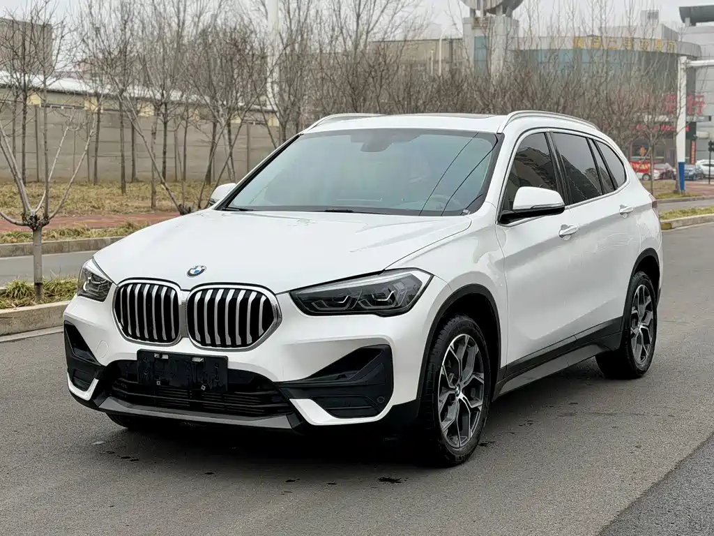 BMW X1 2022 — фото 1