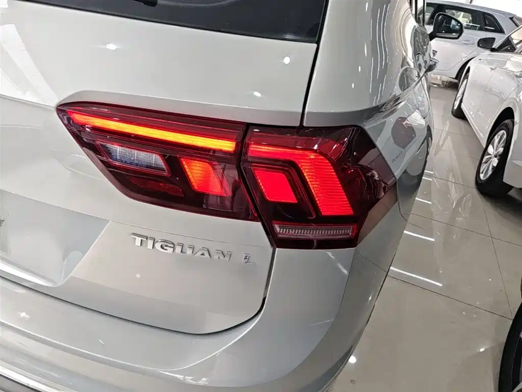 Volkswagen Tiguan L 2019 — фото 24