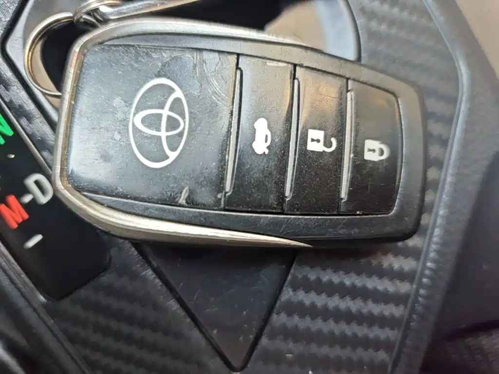 Toyota RAV4 2015 — фото 9