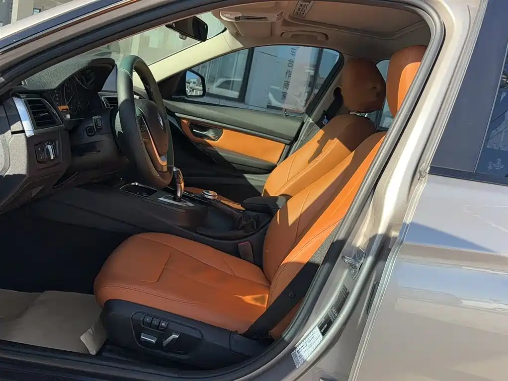 BMW 3 Series 2016 — фото 13