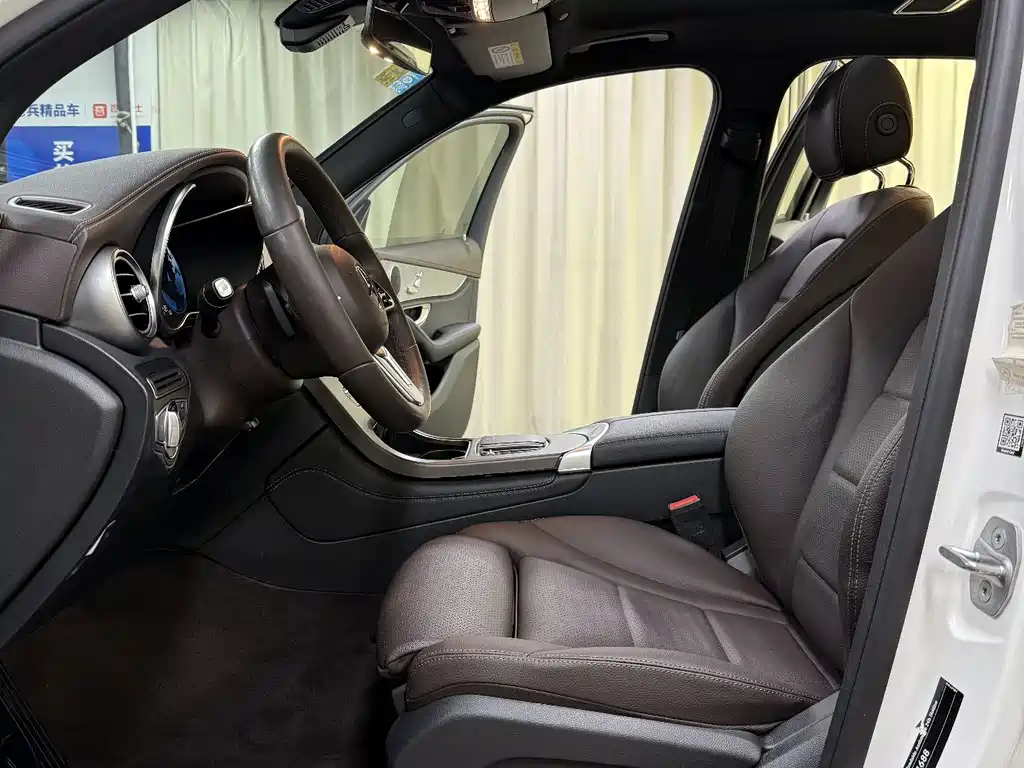 Mercedes-Benz GLC 2020 — фото 26