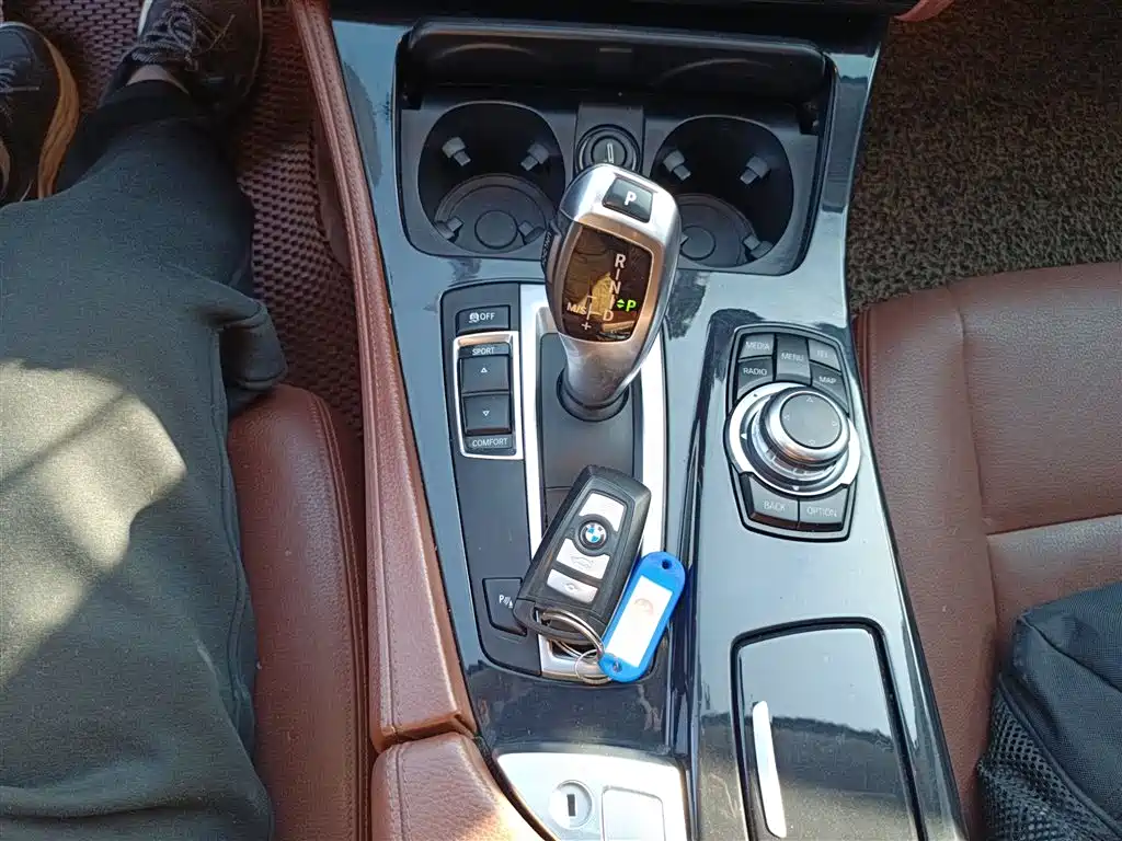 BMW 5 Series 2016 — фото 14