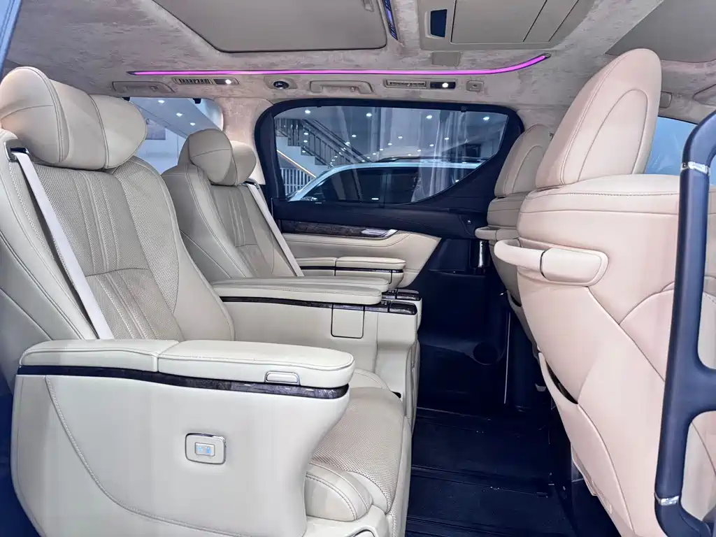 Toyota Alphard 2018 — фото 14