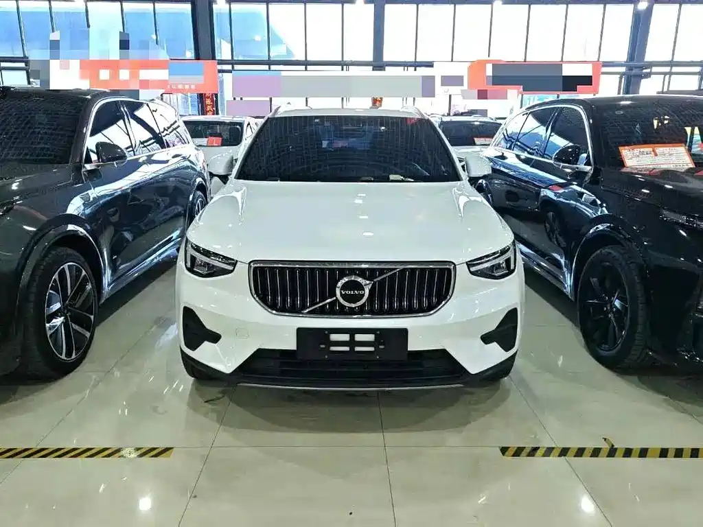 Volvo XC40 2022 — фото 2