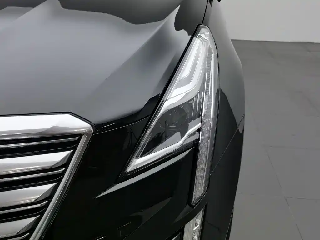 Cadillac XT5 2017 — фото 7