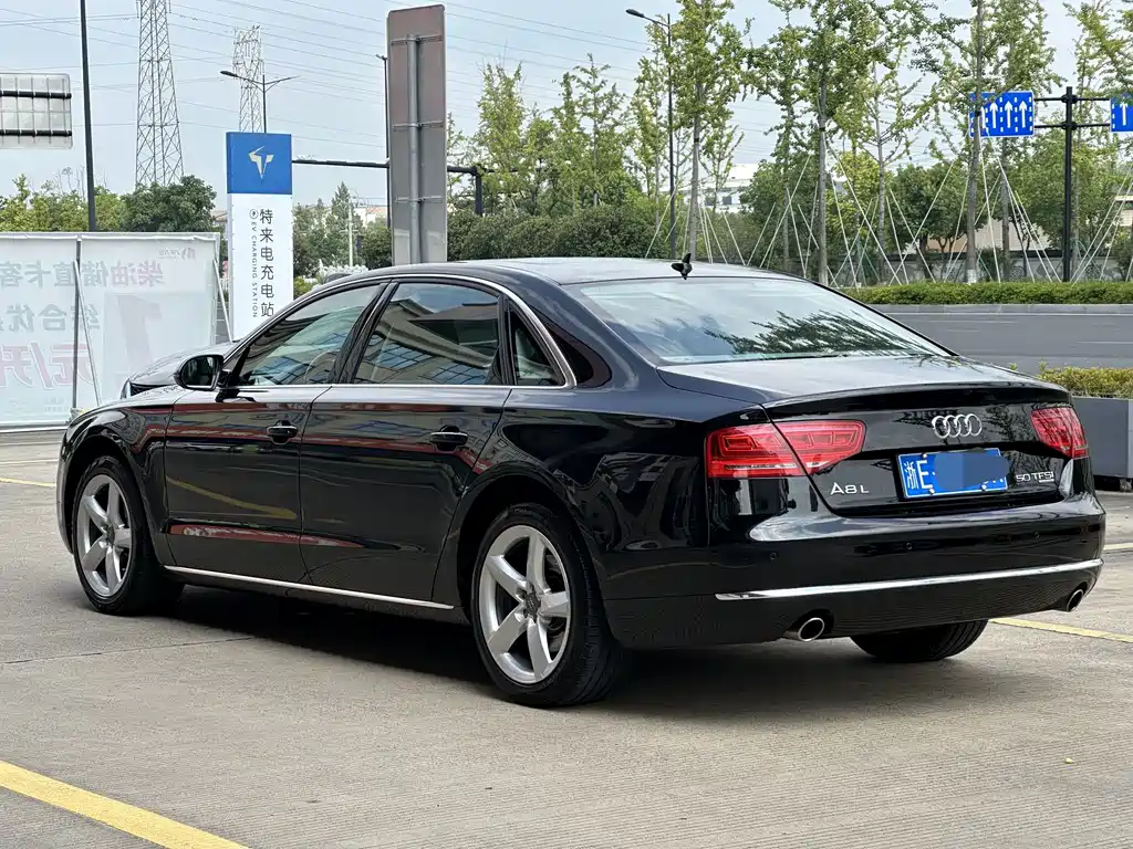 Audi A8 2012