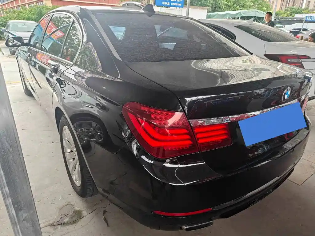 BMW 7 Series 2015 — фото 14