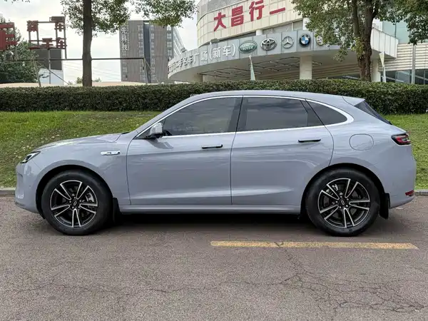 AITO M5 2025
