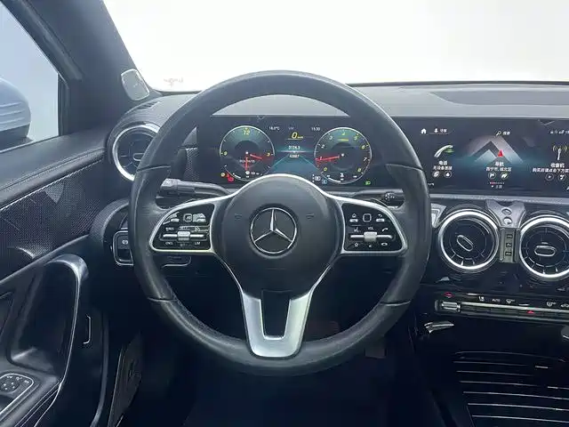 Mercedes-Benz A-Class 2023 — фото 11