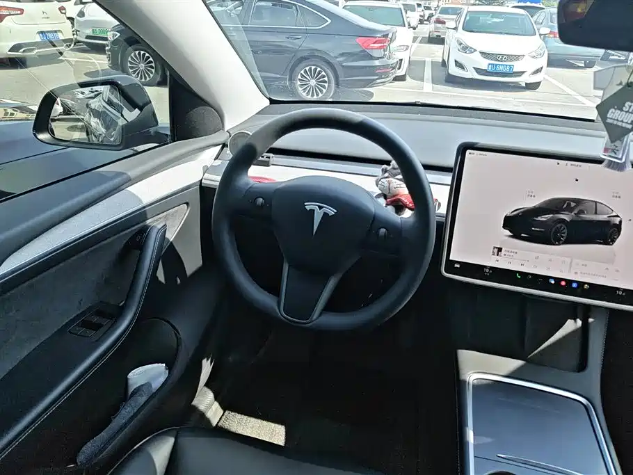 Tesla Model Y 2024 — фото 15
