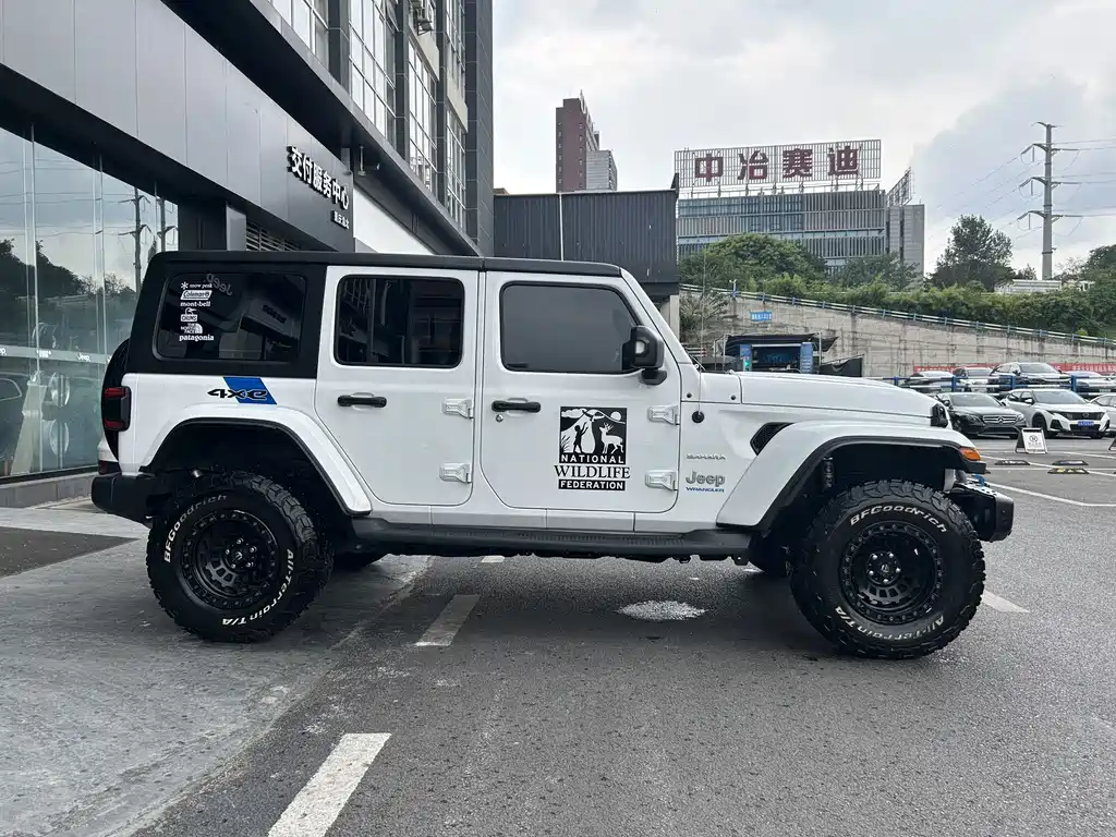 Jeep Wrangler New Energy 2023 — фото 11