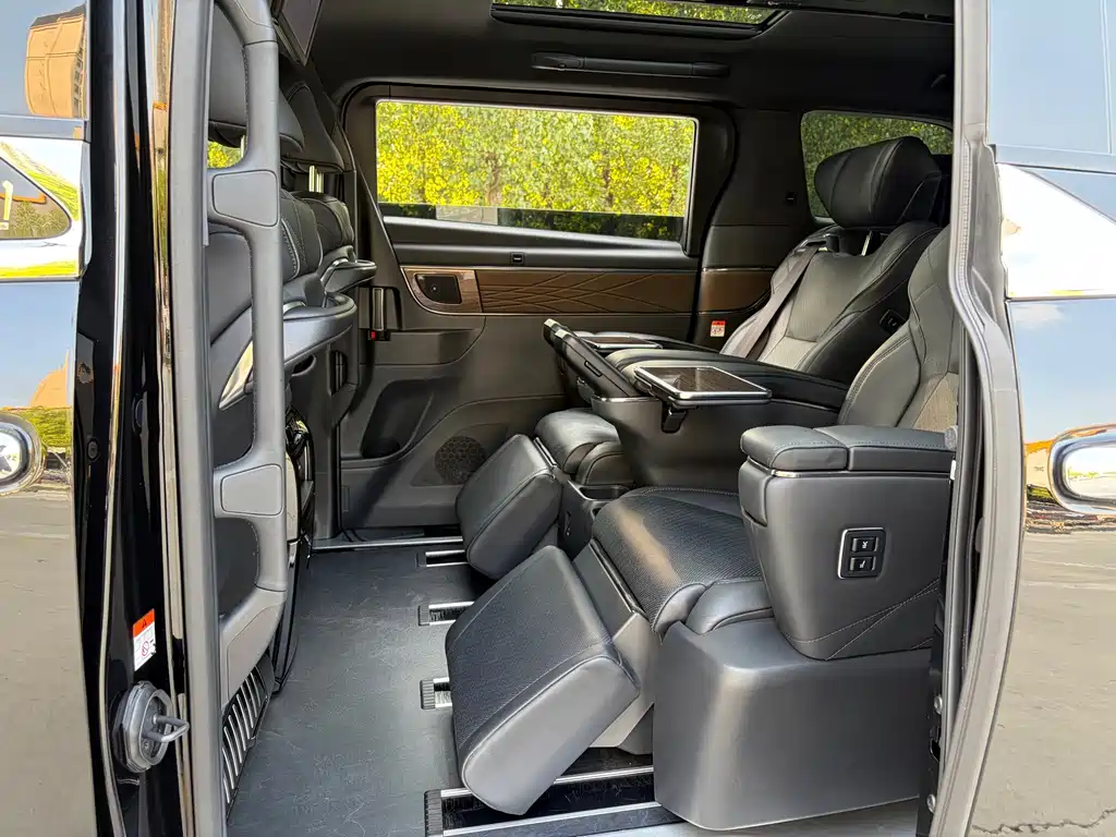 Toyota Vellfire 2025 — фото 15