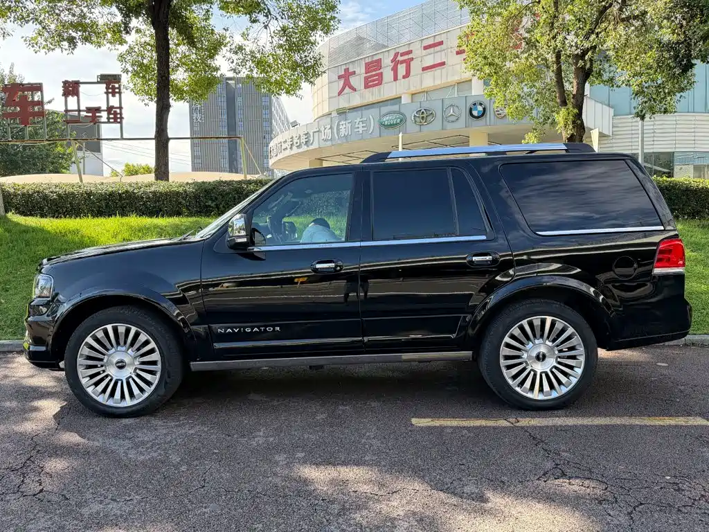 Lincoln Navigator 2018 — фото 3