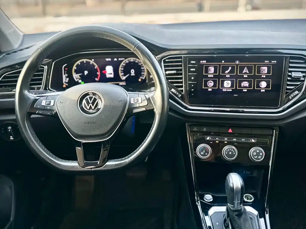 Volkswagen T-Roc 2021 — фото 23