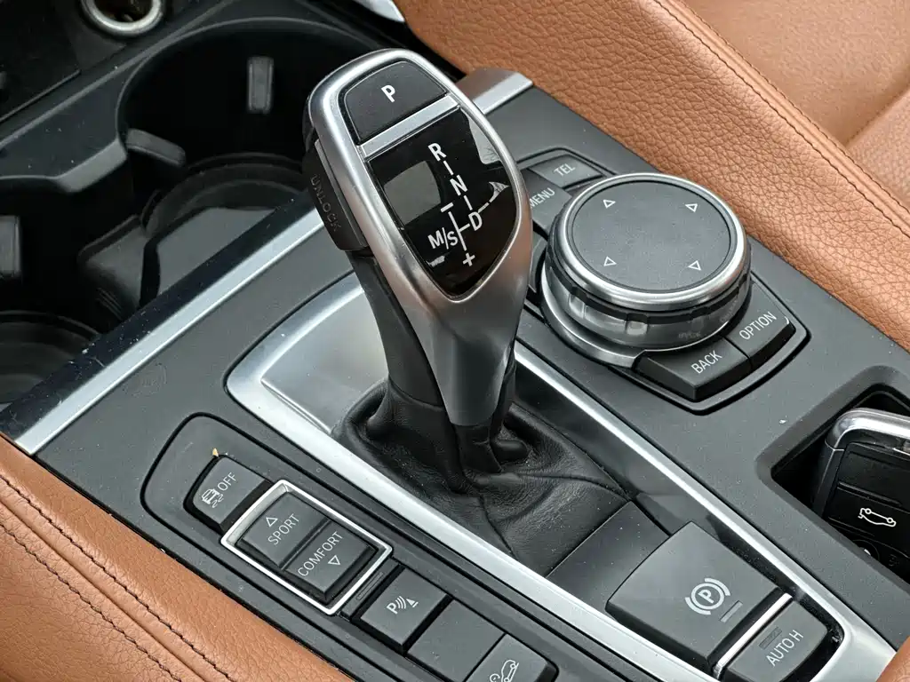BMW X6 2015 — фото 15