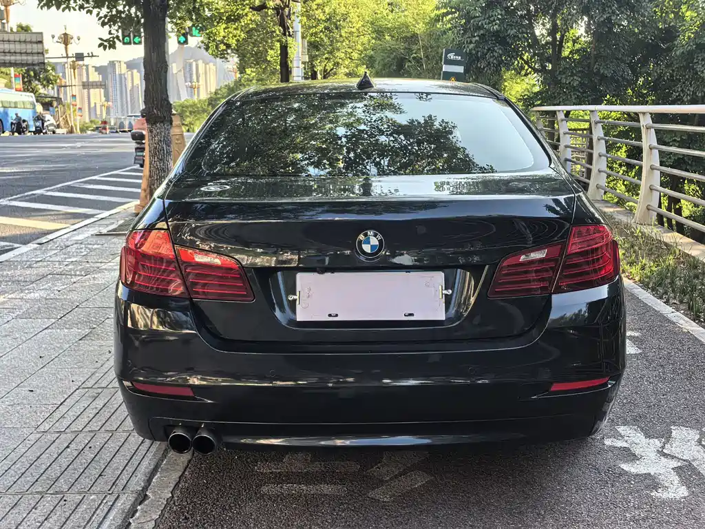 BMW 5 Series 2016 — фото 8