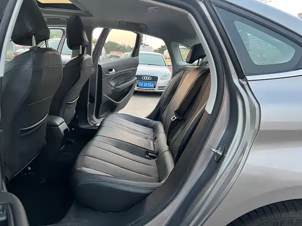 Peugeot 308 2018