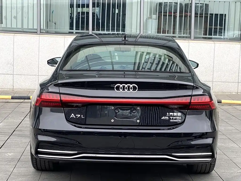 Audi A7L 2024 — фото 9