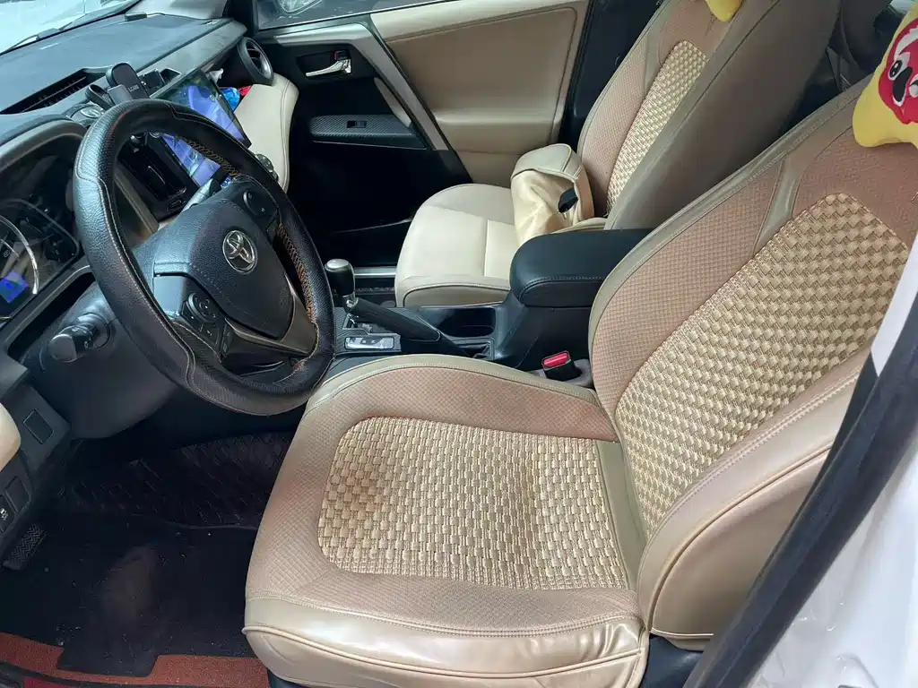 Toyota RAV4 2015 — фото 4