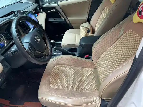 Toyota RAV4 2015