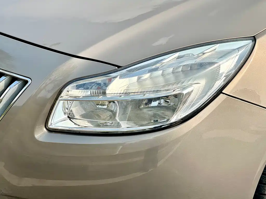 Buick Regal 2011 — фото 15