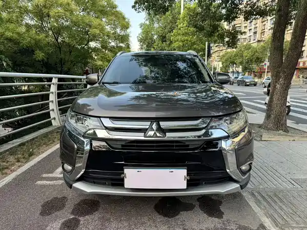 Mitsubishi Outlander 2019