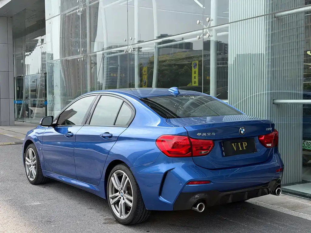 BMW 1 Series 2020 — фото 10