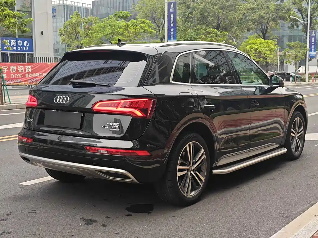 Audi Q5L 2021 — фото 6
