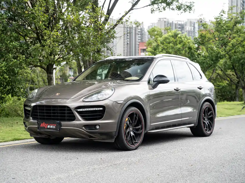 Porsche Cayenne 2014 — фото 1