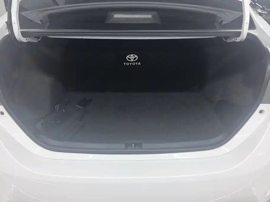 Toyota Corolla 2018 — фото 4