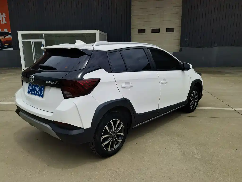 Toyota Yaris L 2021