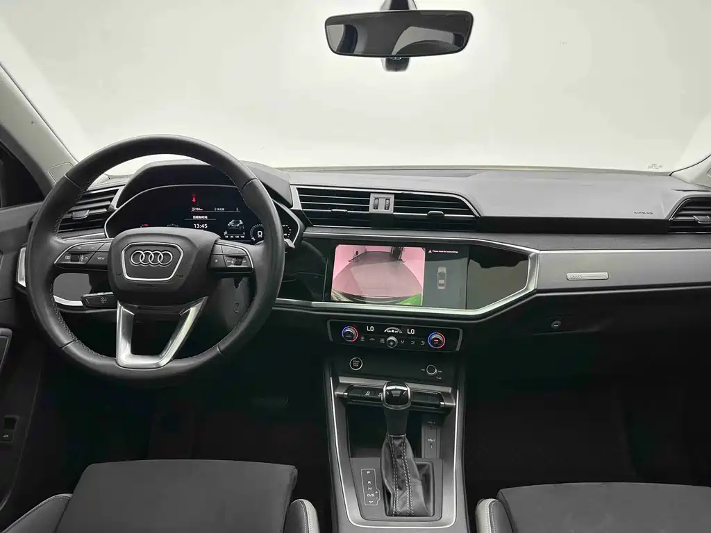 Audi Q3 2022 — фото 14