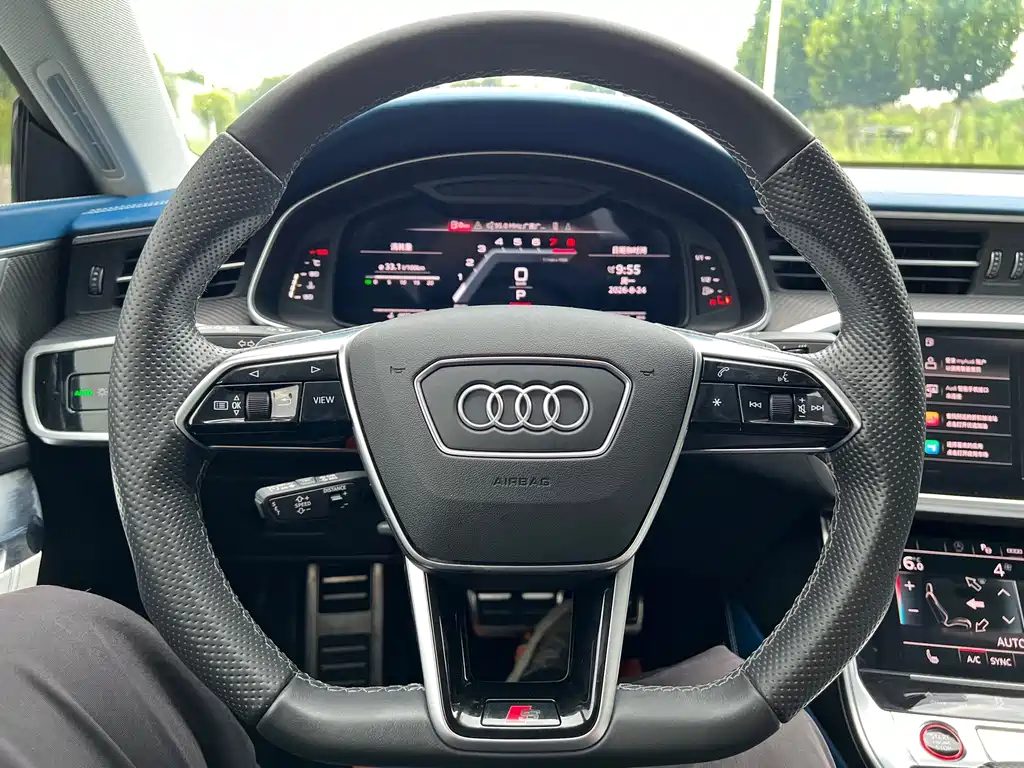 Audi S7 2022 — фото 17