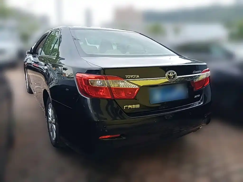 Toyota Camry 2014 — фото 9