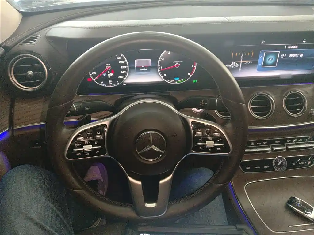 Mercedes-Benz E-Class 2020 — фото 11