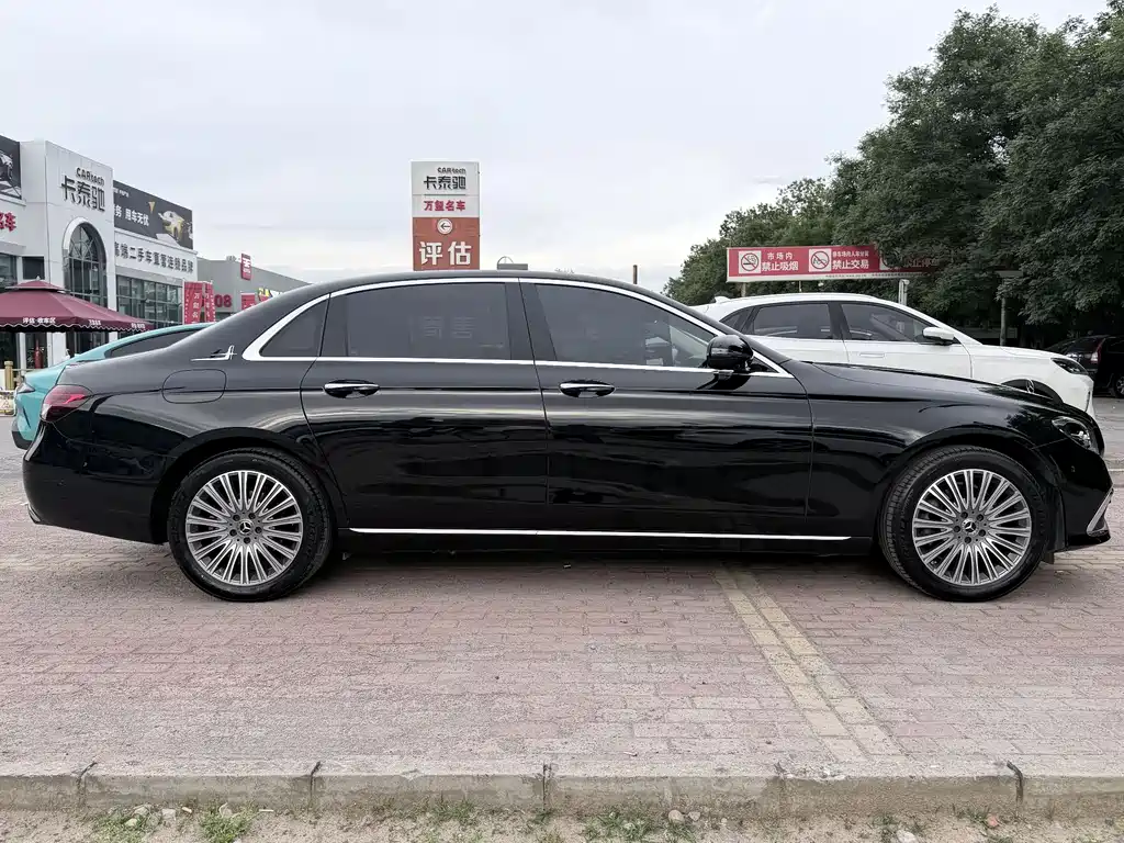 Mercedes-Benz E-Class 2023 — фото 15