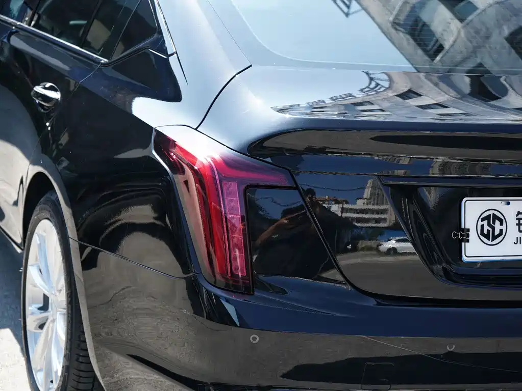 Cadillac CT5 2022 — фото 16