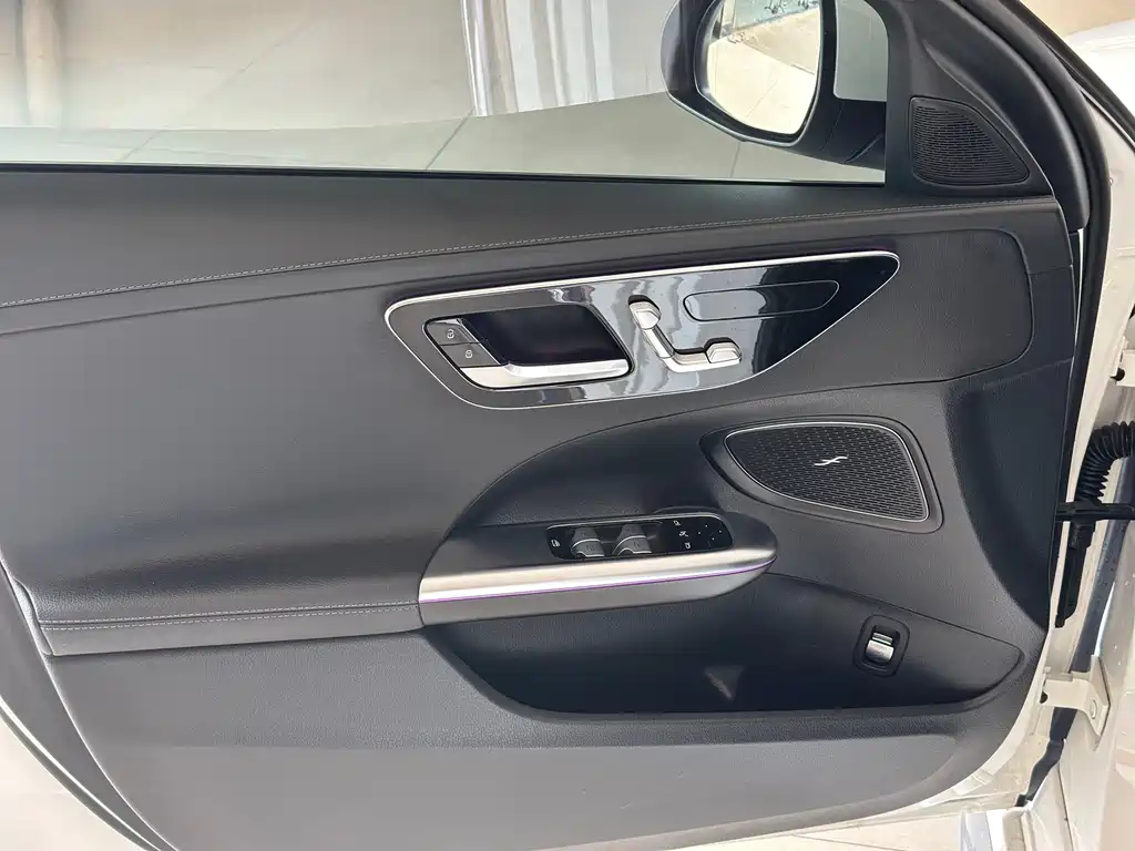Mercedes-Benz C-Class 2023