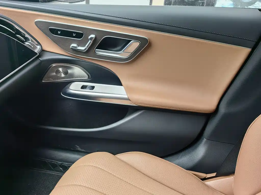 Mercedes-Benz E-Class 2024 — фото 12