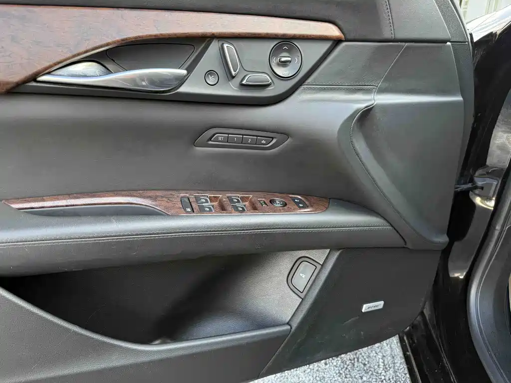 Cadillac CT6 2017 — фото 13