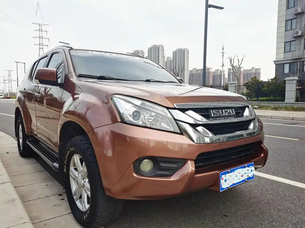 Isuzu MU-X 2016 — фото 3