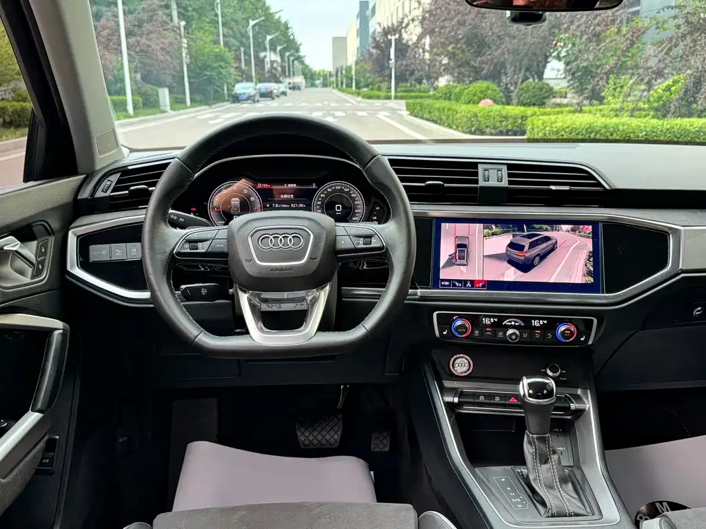Audi Q3 2023 — фото 18